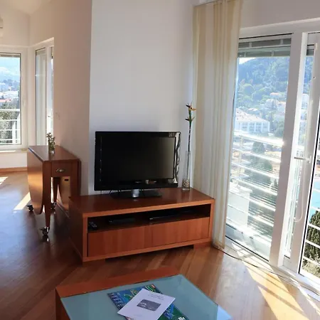 Blue Sky Apartment